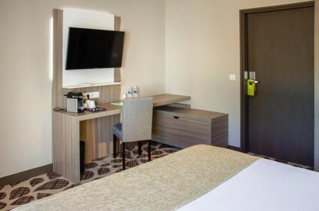 Contact Hotel Le Provencal Bordeaux Lac Εξωτερικό φωτογραφία