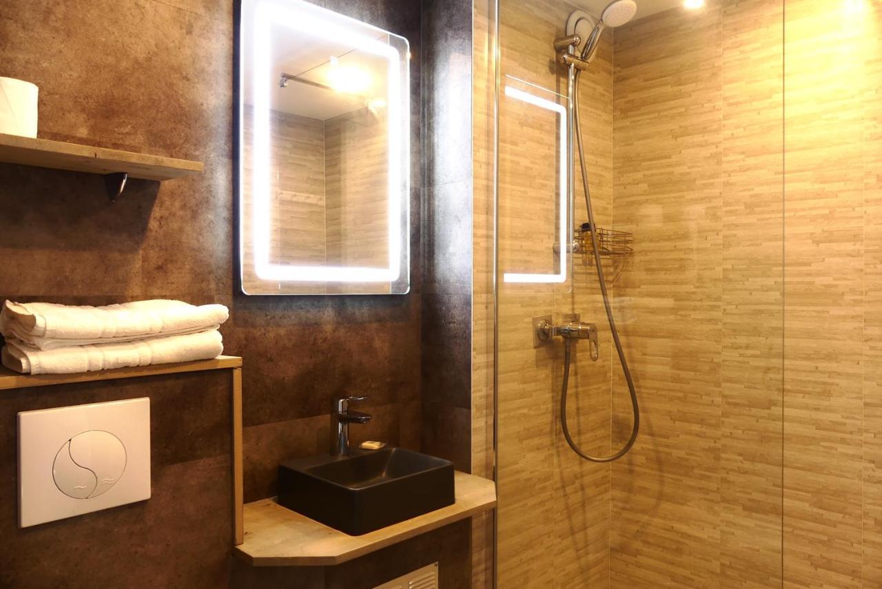 Contact Hotel Le Provencal Bordeaux Lac Εξωτερικό φωτογραφία