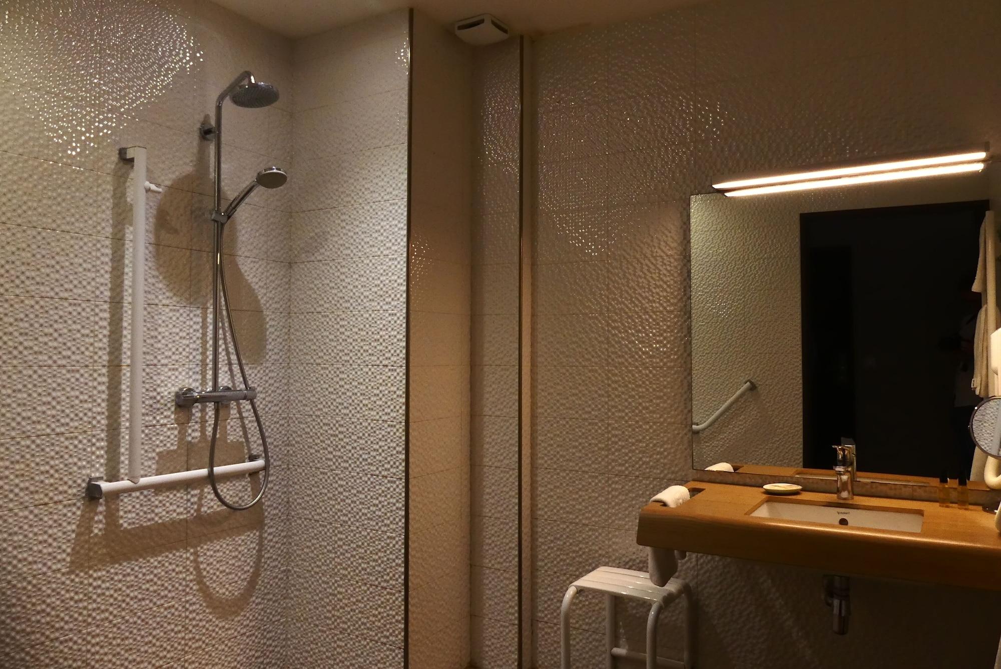 Contact Hotel Le Provencal Bordeaux Lac Εξωτερικό φωτογραφία