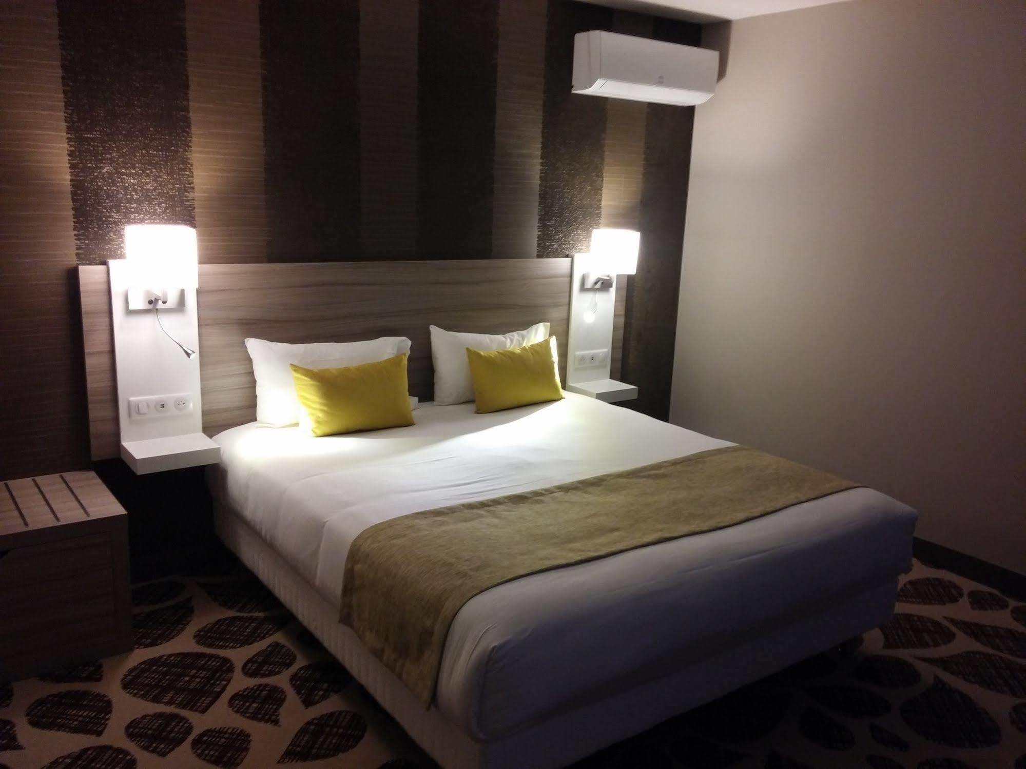 Contact Hotel Le Provencal Bordeaux Lac Εξωτερικό φωτογραφία